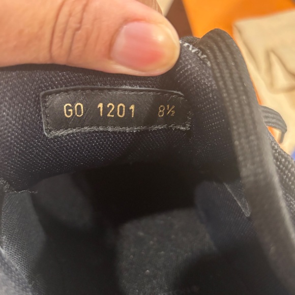 Men Louis Vuitton runway suede black sneakers - Picture 4 of 5